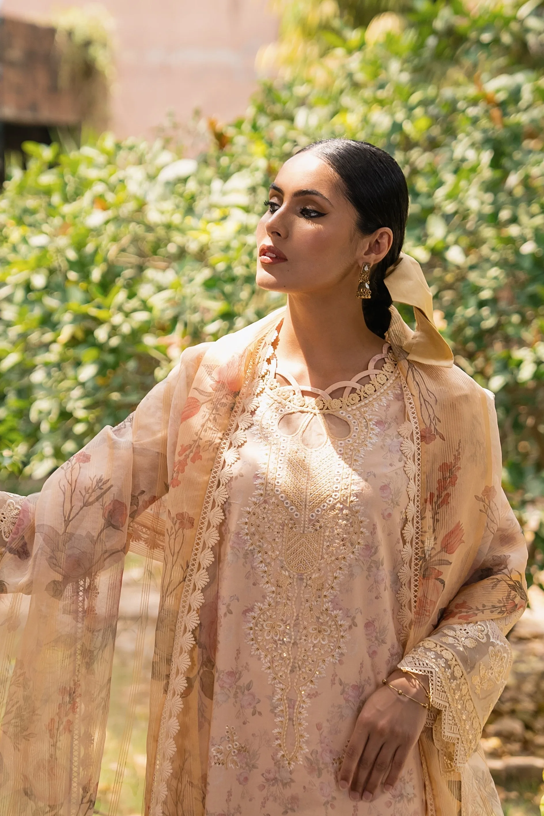 Aabyaan Shezlin Chikankari Lawn Collection – ALARA (AC-05)