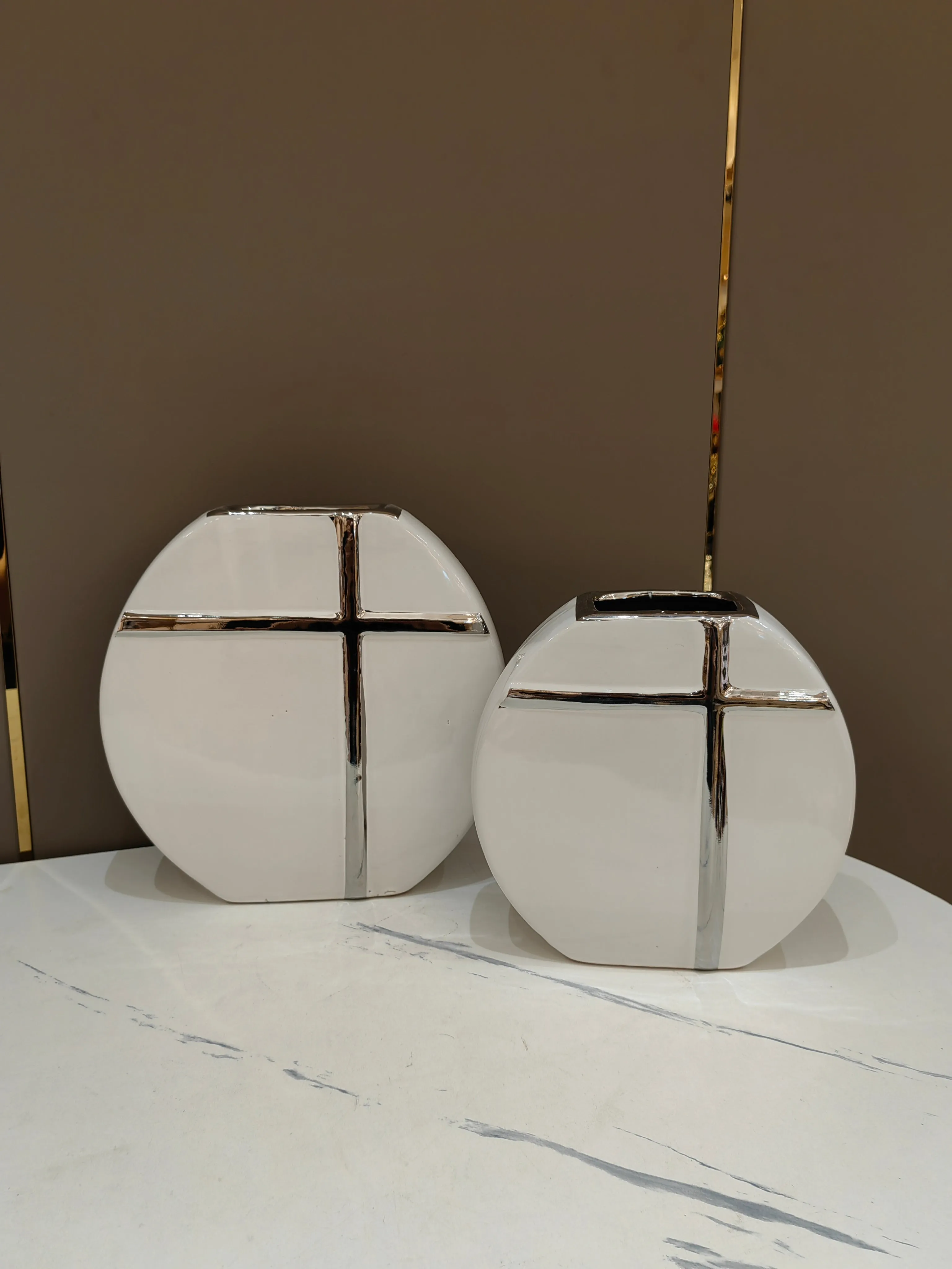 Decorative Round Modern Vase