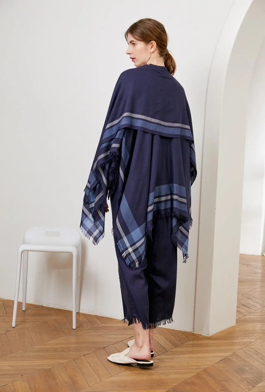 Super fine baby-cashmere shawl/cape