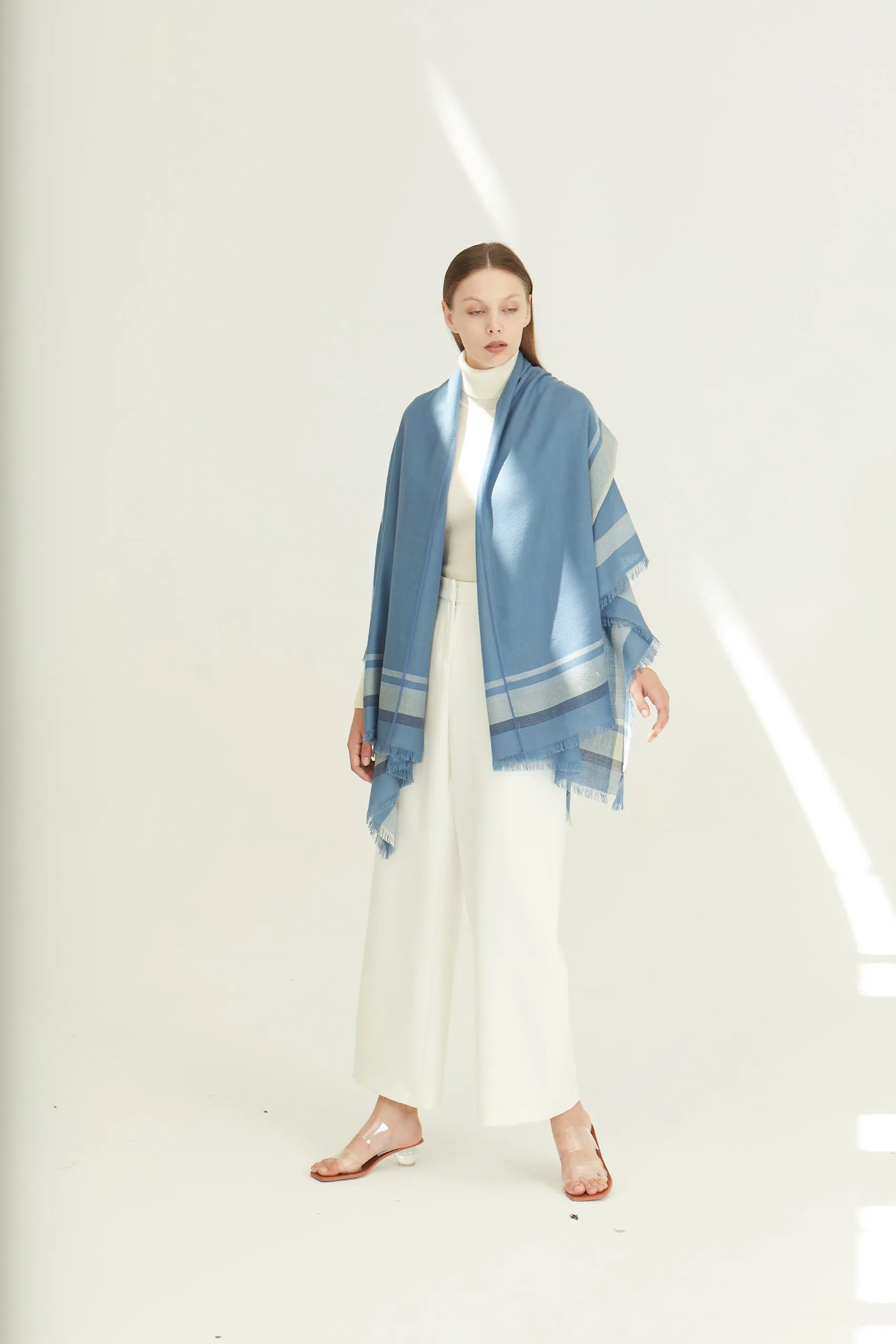 Super fine baby-cashmere shawl/cape