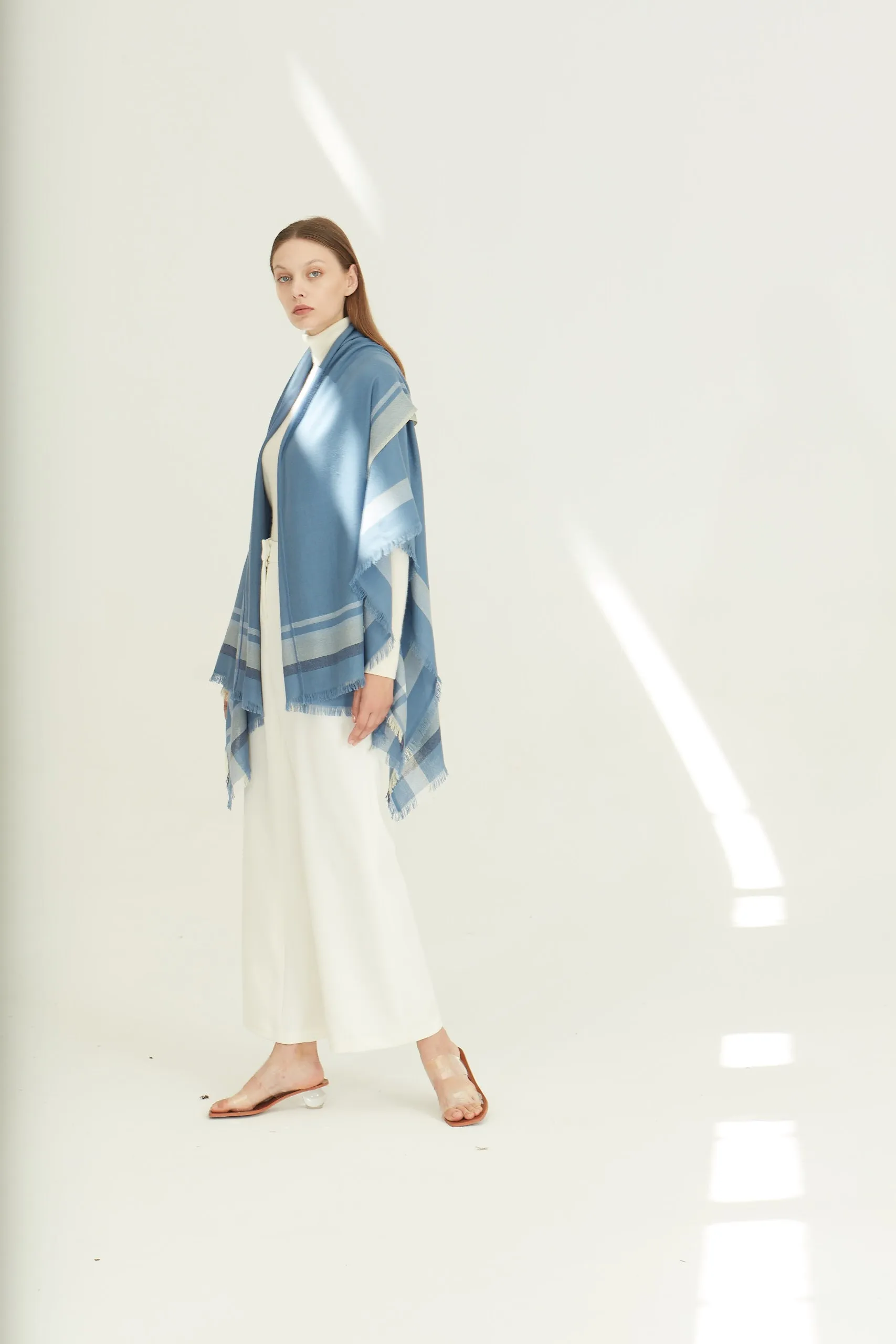 Super fine baby-cashmere shawl/cape