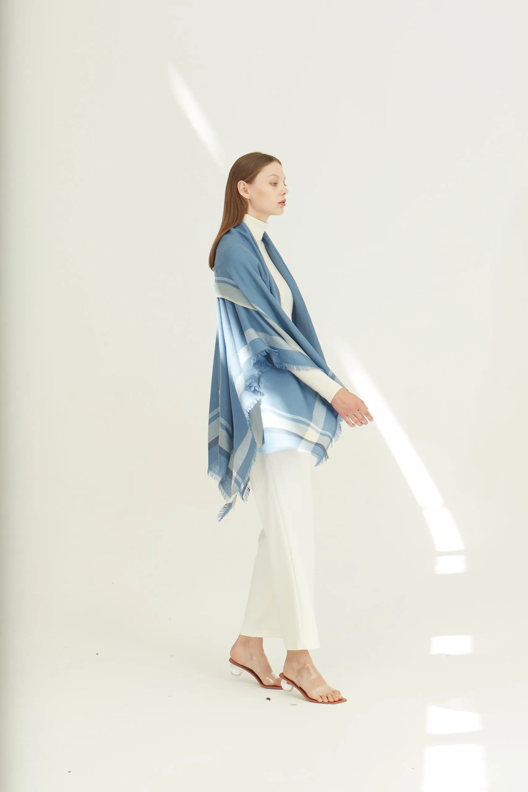 Super fine baby-cashmere shawl/cape